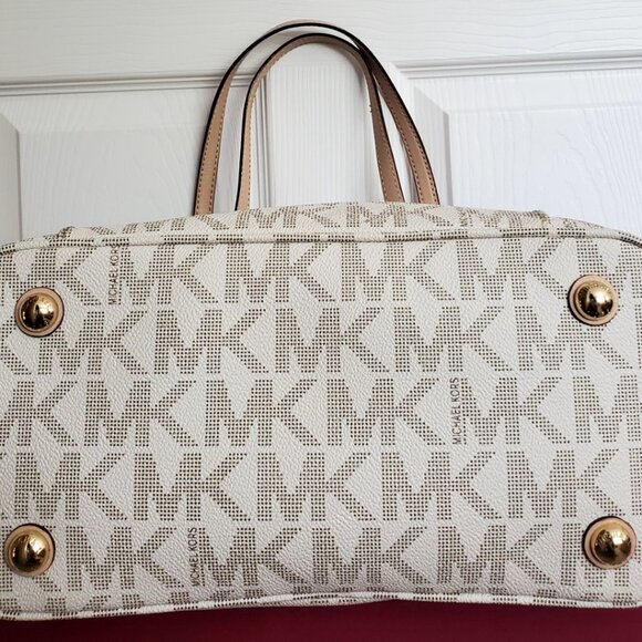 MK Michal Kors Signature Classic Tote Bag - Picture 5 of 15